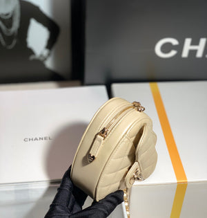 Chanel AP2784 Heart Clutch with Chain Lambskin Gold-Tone Metal Gold - Default Title - View 8
