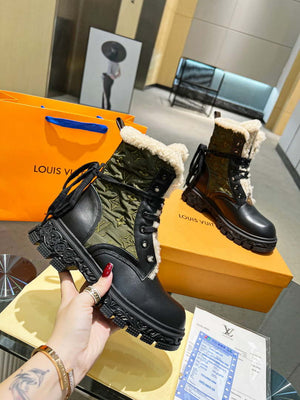Louis Vuitton Women's Shoes 1A95X7 Metropolis Flat Ranger Boots 2022 Cellection 001 - 35 - View 5
