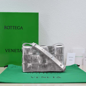 Bottega Veneta BV 578004 Cassette Cross-body bag soft lambskin leather Silver - Default Title - View 1
