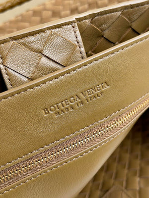 Bottega Veneta BV 766019 Large Andiamo bag BV9906 in Suede - Default Title - View 8