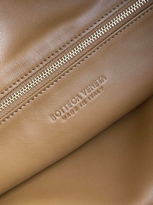 Bottega Veneta BV 803976 Large Hop bag Shoulder bag in Suede leather BV9109 - Default Title - View 7