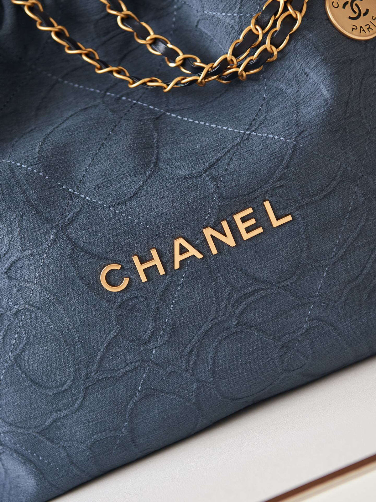 Chanel 22 Handbag Shiny AS3261 Navy Blue Velvet Gold - Default Title - View 2