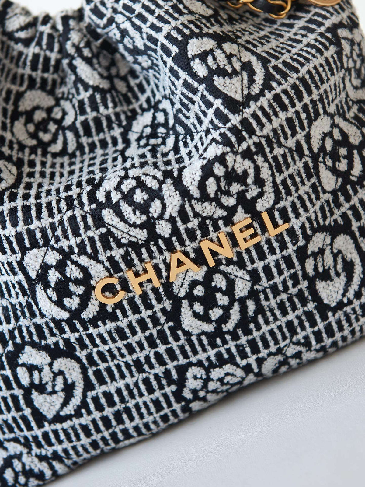 Chanel 22 Handbag Shiny AS3261 White & Black Velvet Gold - Default Title - View 2