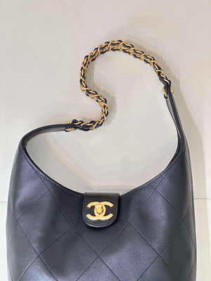 Chanel 25SS AS5403 Hobo Handbag Shiny Lambskin & Gold-Tone Metal Black - Default Title - View 6