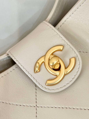 Chanel 25P AS5425 Large Hobo Handbag Shiny Lambskin & Gold-Tone Metal Apricot - Default Title - View 6