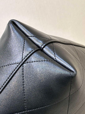 Chanel 25SS AS5425 Large Hobo Handbag Shiny Lambskin & Gold-Tone Metal Black - Default Title - View 5