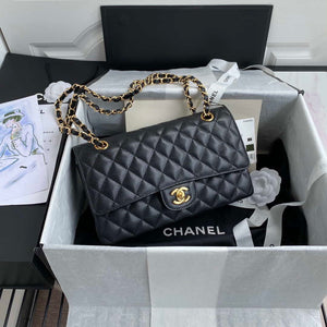 Chanel A01112 Flap Handbag Classic bag Grained shiny Calfskin Black Gold - Default Title - View 1