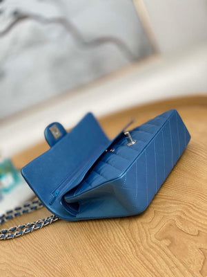 Chanel A01112 Flap Handbag Classic Grained shiny Calfskin Navy Blue Silver - Default Title - View 4