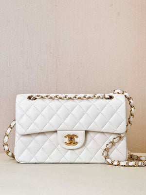 Chanel A01117 Flap Handbag Classic Bag 23cm White Lambskin - Default Title - View 1