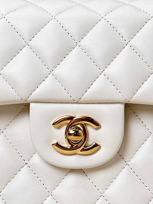 Chanel A01117 Flap Handbag Classic Bag 23cm White Lambskin - Default Title - View 3