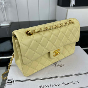Chanel A01117 Flap Handbag Classic Bag Light Yellow Lambskin - Gold - View 3
