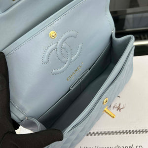 Chanel A01117 Flap Handbag Classic Bag Ligth Blue Lambskin - Gold - View 8