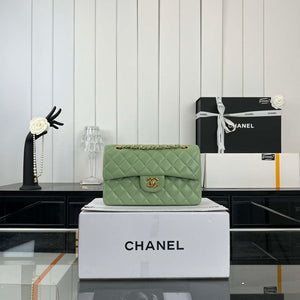 Chanel A01117 Flap Handbag Classic Bag Green Lambskin - Gold - View 1