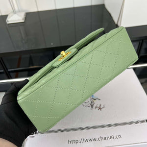 Chanel A01117 Flap Handbag Classic Bag Green Lambskin - Gold - View 5