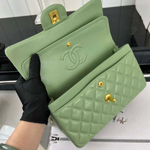 Chanel A01117 Flap Handbag Classic Bag Green Lambskin - Gold - View 7