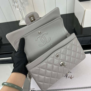 Chanel A01117 Flap Handbag Classic Bag Gray Lambskin - Gold - View 16