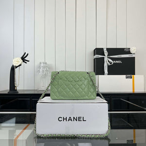 Chanel A01117 Flap Handbag Classic Bag Green Lambskin - Gold - View 11
