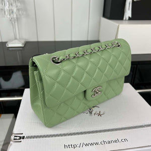 Chanel A01117 Flap Handbag Classic Bag Green Lambskin - Gold - View 12