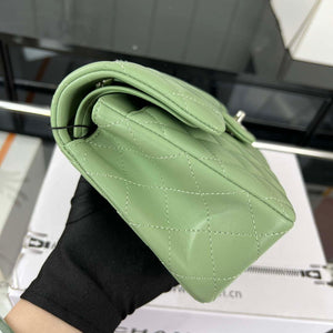 Chanel A01117 Flap Handbag Classic Bag Green Lambskin - Gold - View 13