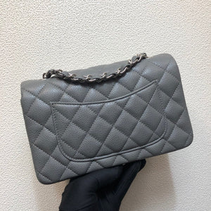 Chanel A69900 Mini Flap Bag Grained Calfskin Gray Silver - Default Title - View 4