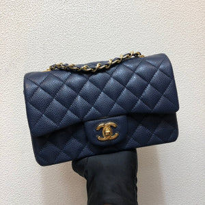 Chanel A69900 Mini Flap Bag Grained Calfskin Navy Blue Gold - Default Title - View 1