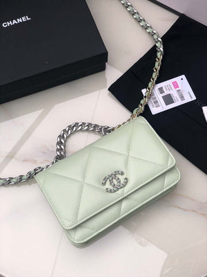 Chanel AP0957 19 Wallet on Chain Woc Shiny Lambskin Green Silver - Default Title - View 1