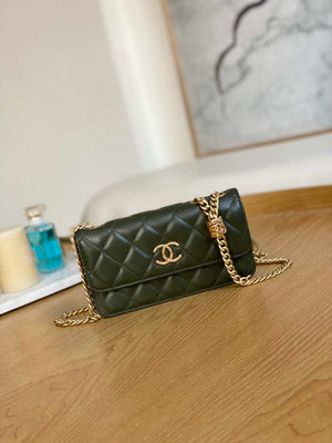Chanel AP3047 FLAP Phone Holder With Chain Green Lambskin - Default Title - View 1