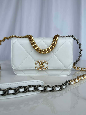 Chanel AP3267 19 Wallet on Chain Woc Shiny Lambskin White - Silver - View 1