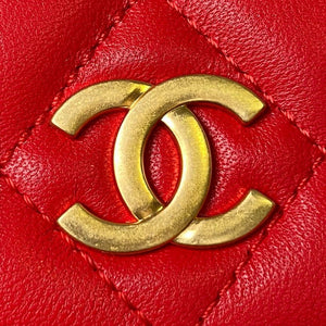 Chanel AP3484 CLUTCH WITH CHAIN Shiny Lambskin & Gold-Tone Metal Red - Default Title - View 3