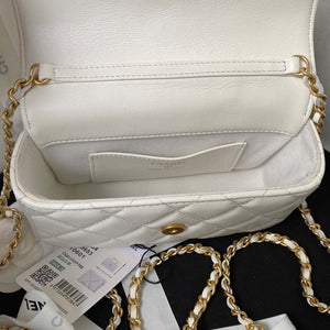 Chanel AP3484 CLUTCH WITH CHAIN Shiny Lambskin & Gold-Tone Metal White - Default Title - View 7