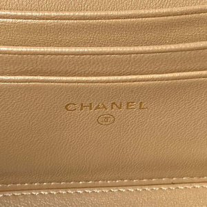 Chanel AP3940 Clutch With Chain Lambskin Vanity Box bag with Enamel buckle White - Default Title - View 8