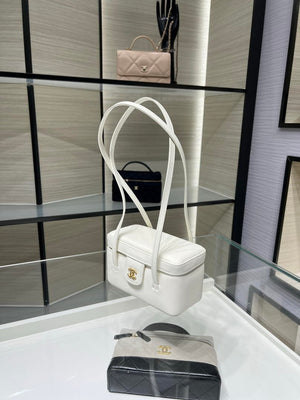 Chanel AP5067 26SS Long Vanity with Leather Strap Grained Shiny Calfskin & Gold-Tone Metal White - Default Title - View 5