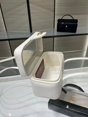 Chanel AP5067 26SS Long Vanity with Leather Strap Grained Shiny Calfskin & Gold-Tone Metal White - Default Title - View 7