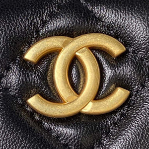 Chanel AS4368 Large HOBO Bag Shiny Crumpled Lambskin & Gold-Tone Metal Black - Default Title - View 3