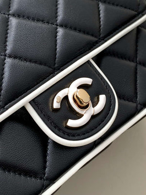 Chanel AS5150 Spring-Summer 2025 Pre-collection Flap Bag Lambskin Black & White - Default Title - View 7