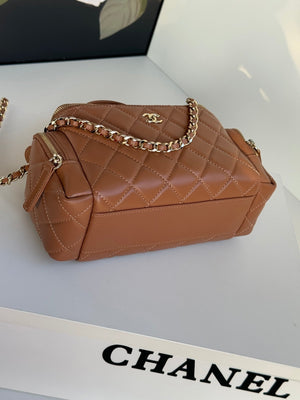 Chanel AS5222 Vanity Case Shiny Crumpled Lambskin & Gold-Tone Metal Brown - Default Title - View 6