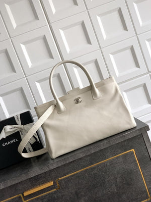 Chanel AS6056 Cerf Leather Exterior Medium Tote Bags White - Default Title - View 1
