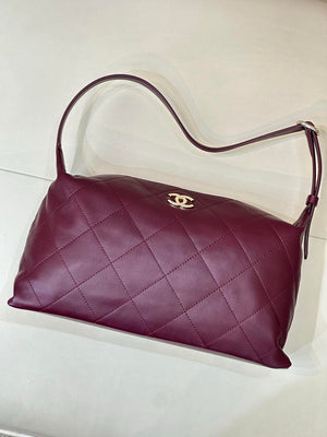 Chanel AS6139 Large Hobo Handbag Shiny Lambskin & Gold-Tone Metal Red - Default Title - View 2