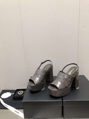 Chanel G45016 Patent Crumpled Lambskin Sandals C88322 - US 4=Euro 35 - View 1