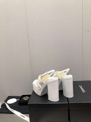 Chanel G45016 Patent Crumpled Lambskin Sandals C88324 - US 4=Euro 35 - View 9