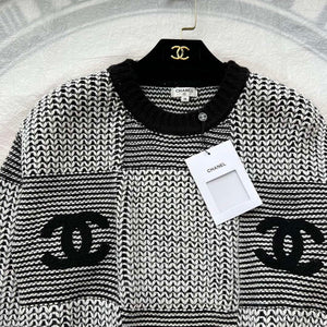 Chanel Women's Fashion Clothing Knitted Sweaters C58842 - S - View 4