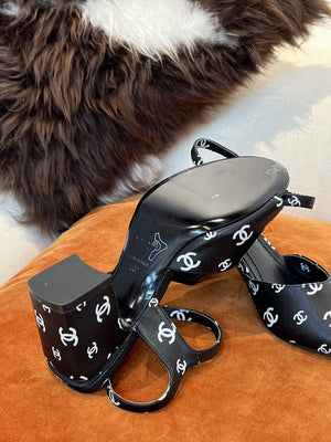 Chanel Women's Sandals G38969 Printed Lambskin Black White C90241 - 35 / 35mm - View 9