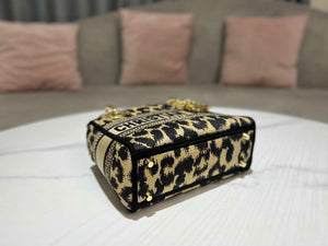 Dior M0500 MINI Lady D-LITE Bag Beige Multicolor Mizza Embroidery - Default Title - View 6