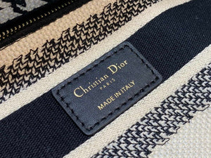 Dior M0565 Medium Lady D-Life Bag Black and White Houndstooth Embroidery - Default Title - View 9