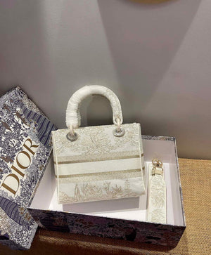 Dior M0565 Medium Lady D-Life Bag Light Yellow Cupidon Embroidery - Default Title - View 3