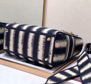 Dior M0565 Medium Lady D-lite Embroidery Bag - Default Title - View 7