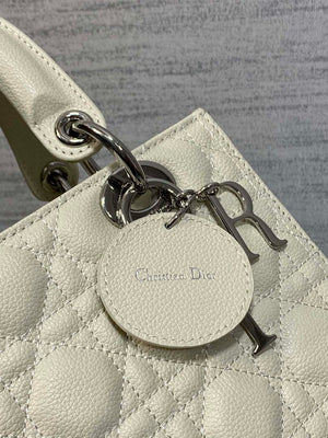 Dior M0565 Medium Lady Dior Bag Beige Grained Cannage Calfskin Silver - Default Title - View 4