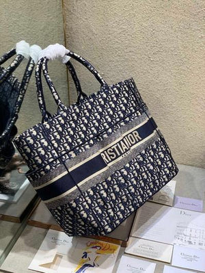 Dior M1279 Catherine Tote Bag Dior Oblique Embroidery Navy Blue - luxibagsmall
