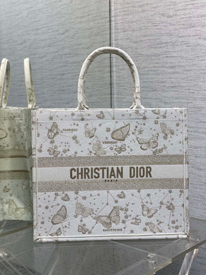 Dior M1286 Large Book Tote Butterfly Bandana Embroidery M109 - Default Title - View 1