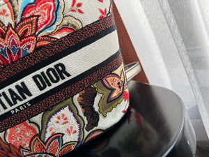 Dior M1328 Hat Basket Bag Red Le Coeur des Papillons Embroider - Default Title - View 2
